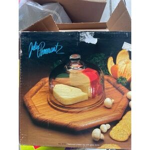 Vintage Julie Pomerantz Brown Teakwood Cheese Tray with‎ Glass dome in box